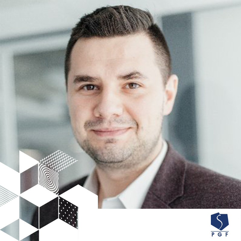 SEBASTIAN GROCHALA // POLSKA GRUP FARMACEUTYCZNA // DYREKTOR MARKETINGU I KOMUNIKACJI